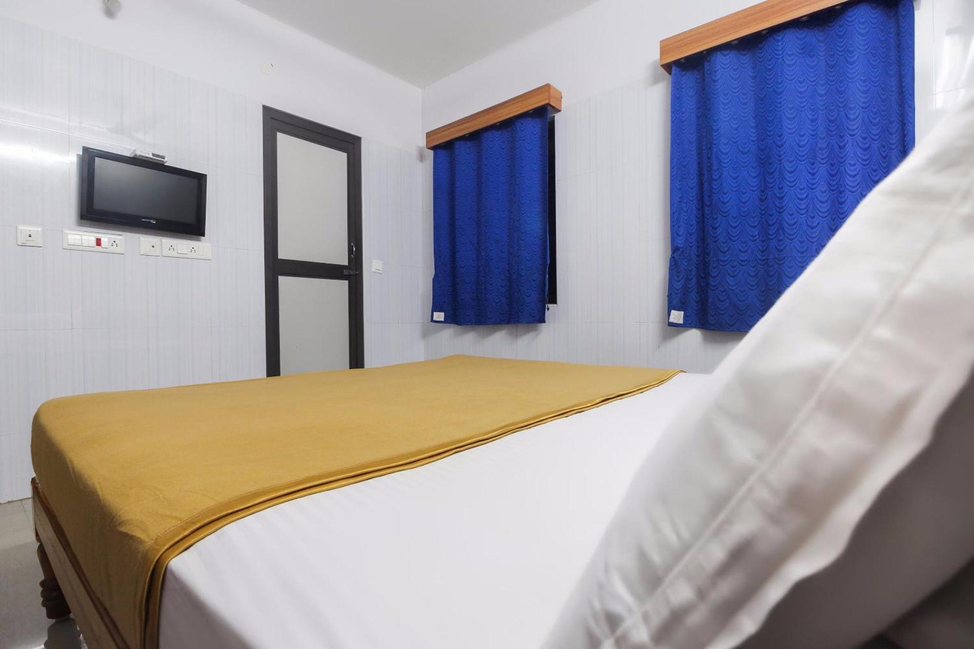 Hotel O Jks Deluxe Lodge Udaiyarpalaiyam Esterno foto
