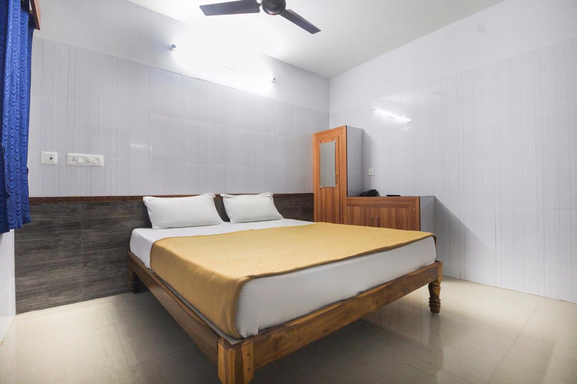 Hotel O Jks Deluxe Lodge Udaiyarpalaiyam Esterno foto