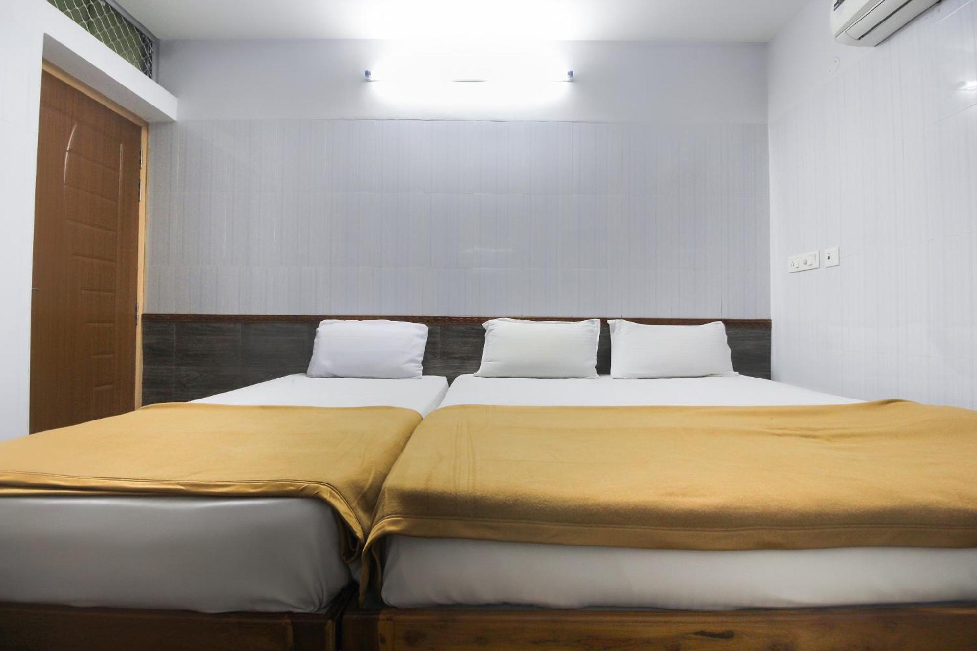 Hotel O Jks Deluxe Lodge Udaiyarpalaiyam Esterno foto