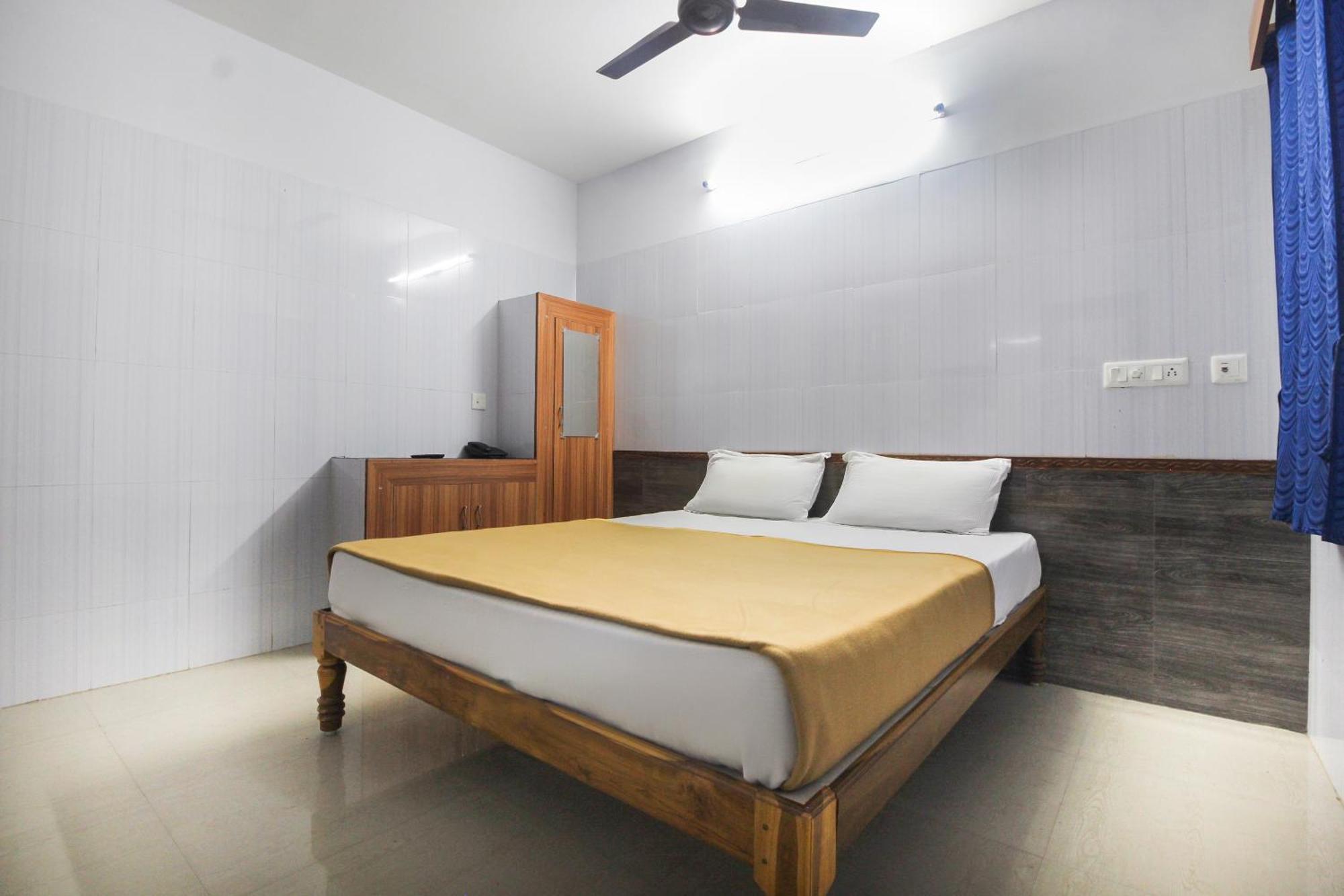 Hotel O Jks Deluxe Lodge Udaiyarpalaiyam Esterno foto