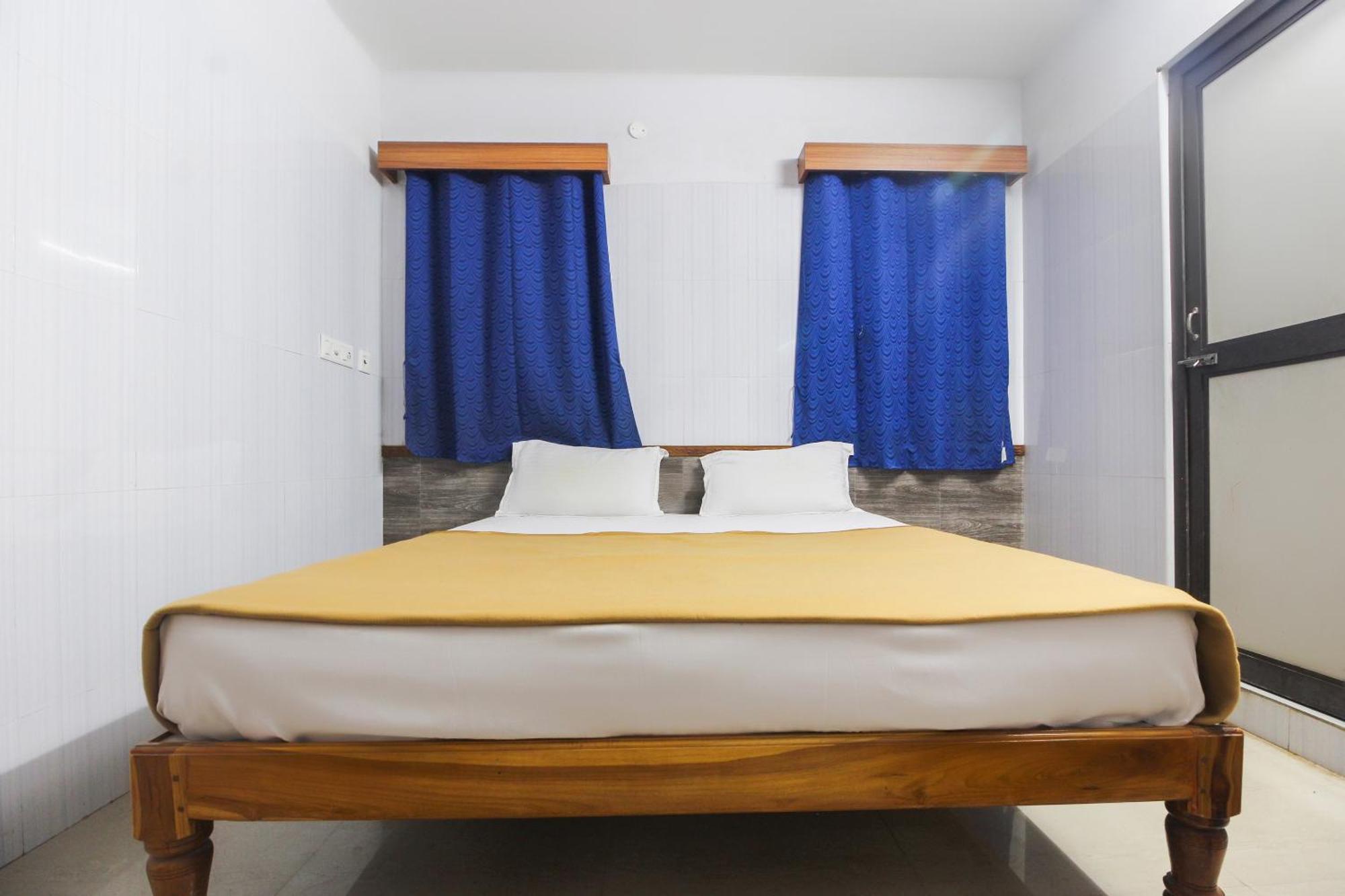 Hotel O Jks Deluxe Lodge Udaiyarpalaiyam Esterno foto