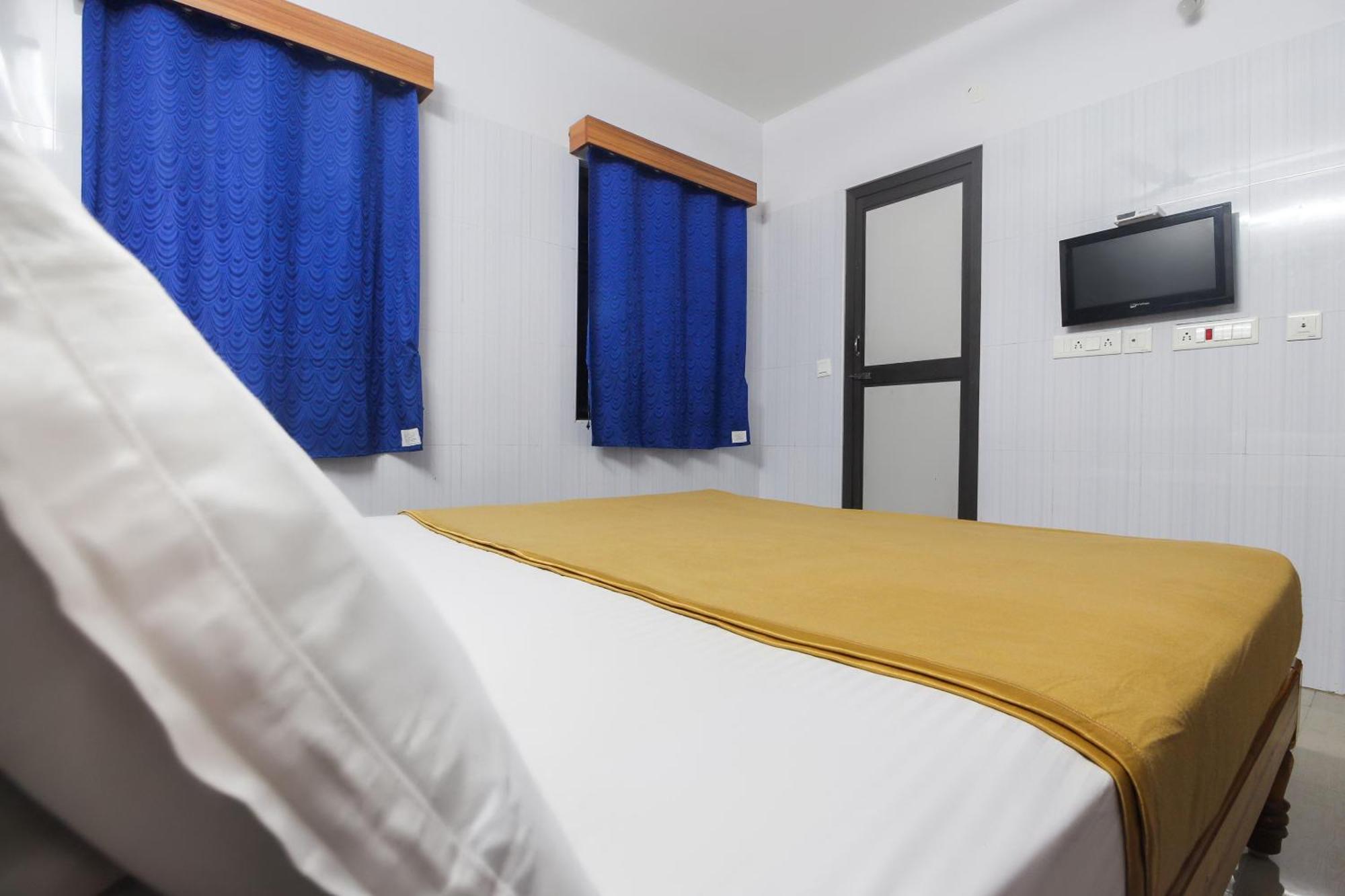 Hotel O Jks Deluxe Lodge Udaiyarpalaiyam Esterno foto